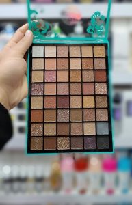 IMG 6010 193x300 - پالت سایه چشم تم قهوه&zwnj;ای 48 رنگ JULIUS BEAUTY