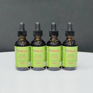 IMG 9685 300x300 - روغن تقویت‌کننده پوست سر و مو میله (Mielle Rosemary Mint Scalp)