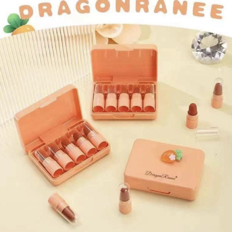رژ لب جامد دراگون رانی مدل هویج Dragon Rance بسته 5 عددی IMG 5872 - رژ لب جامد دراگون رانی مدل هویج Dragon Rance بسته 5 عددی